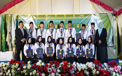 MTs Tahfidz Al Lathifiyah Gelar Haflah Akhirussanah, Haru Iringi Pelepasan Santri Kelas IX